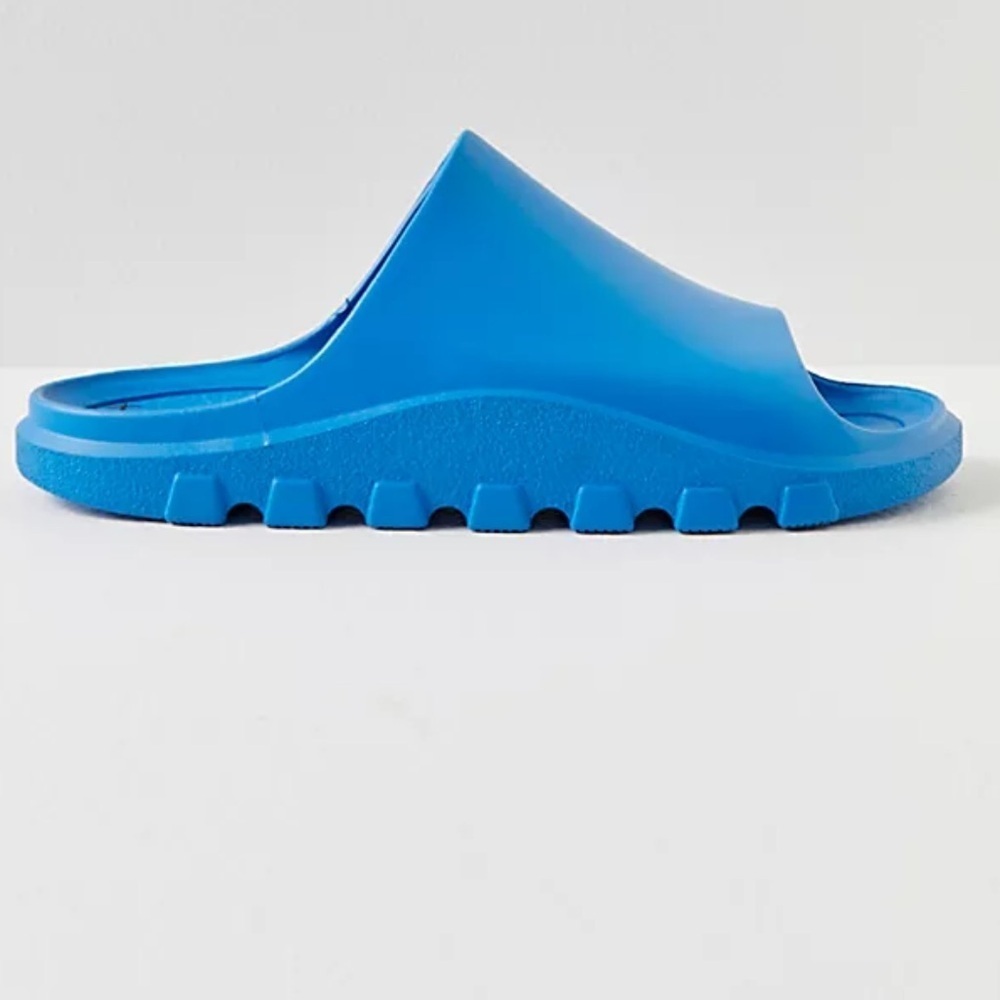 NWOT Free People Halftime Slides in All Abord - Picture 2 of 9